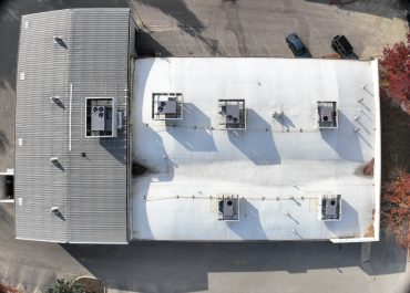 Non-Penetrating Rooftop HVAC Screens: Benefits, Compliance and Installation Insights 